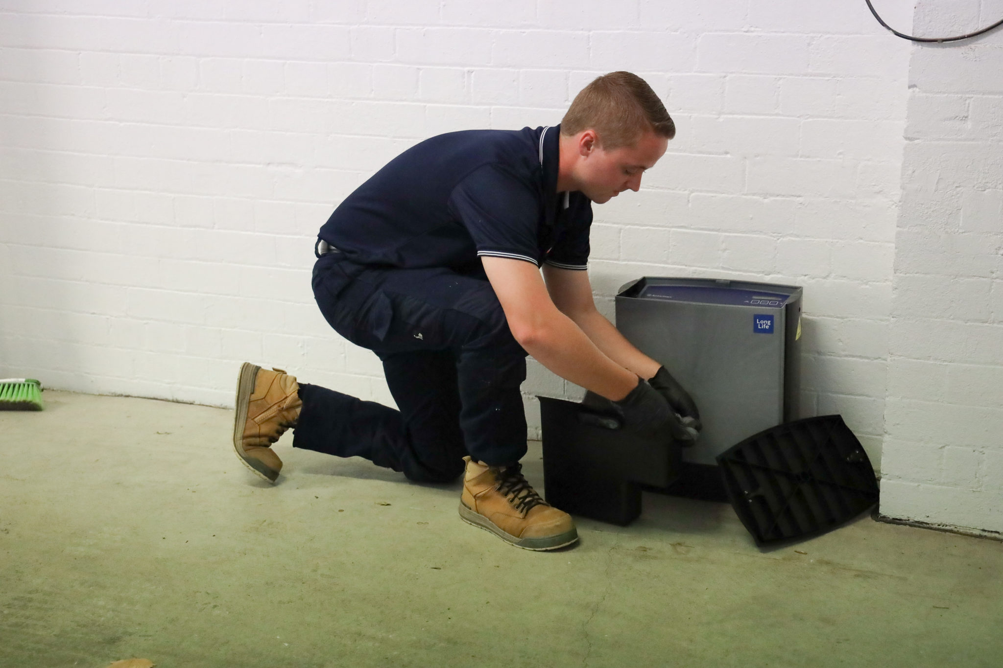 Install SMART rodent control to businesses in Tuggerangong